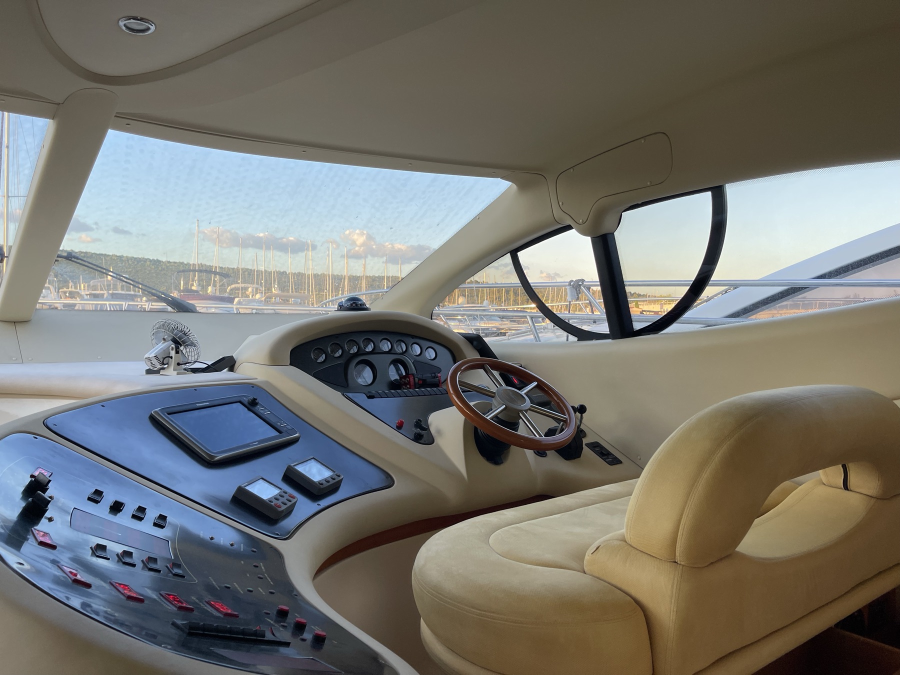 Cockpit der ALEXIS